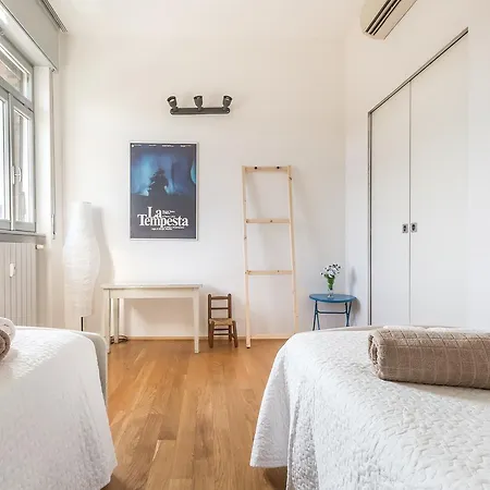 Alessia's Flat- L'8 E Mezzo * 밀라노