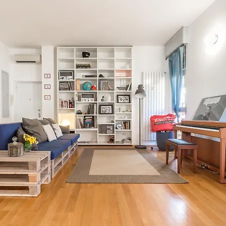 Alessia's Flat- L'8 E Mezzo * 밀라노