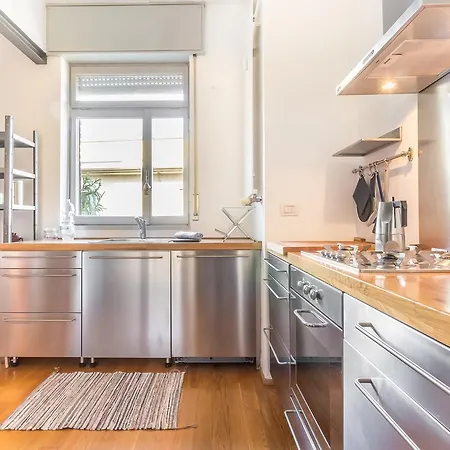 Alessia's Flat- L'8 E Mezzo Mediolan
